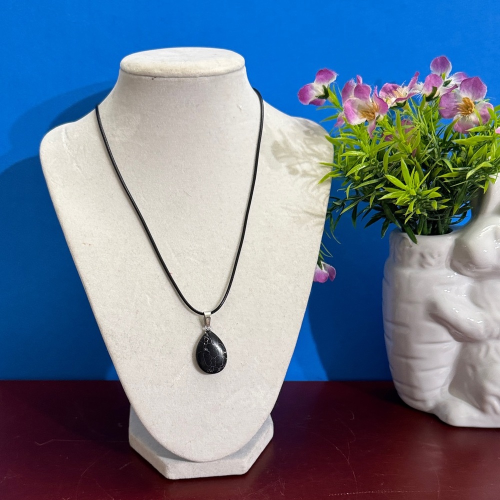 Sleek Black Natural Crystal teardrop shape Pendant Necklace